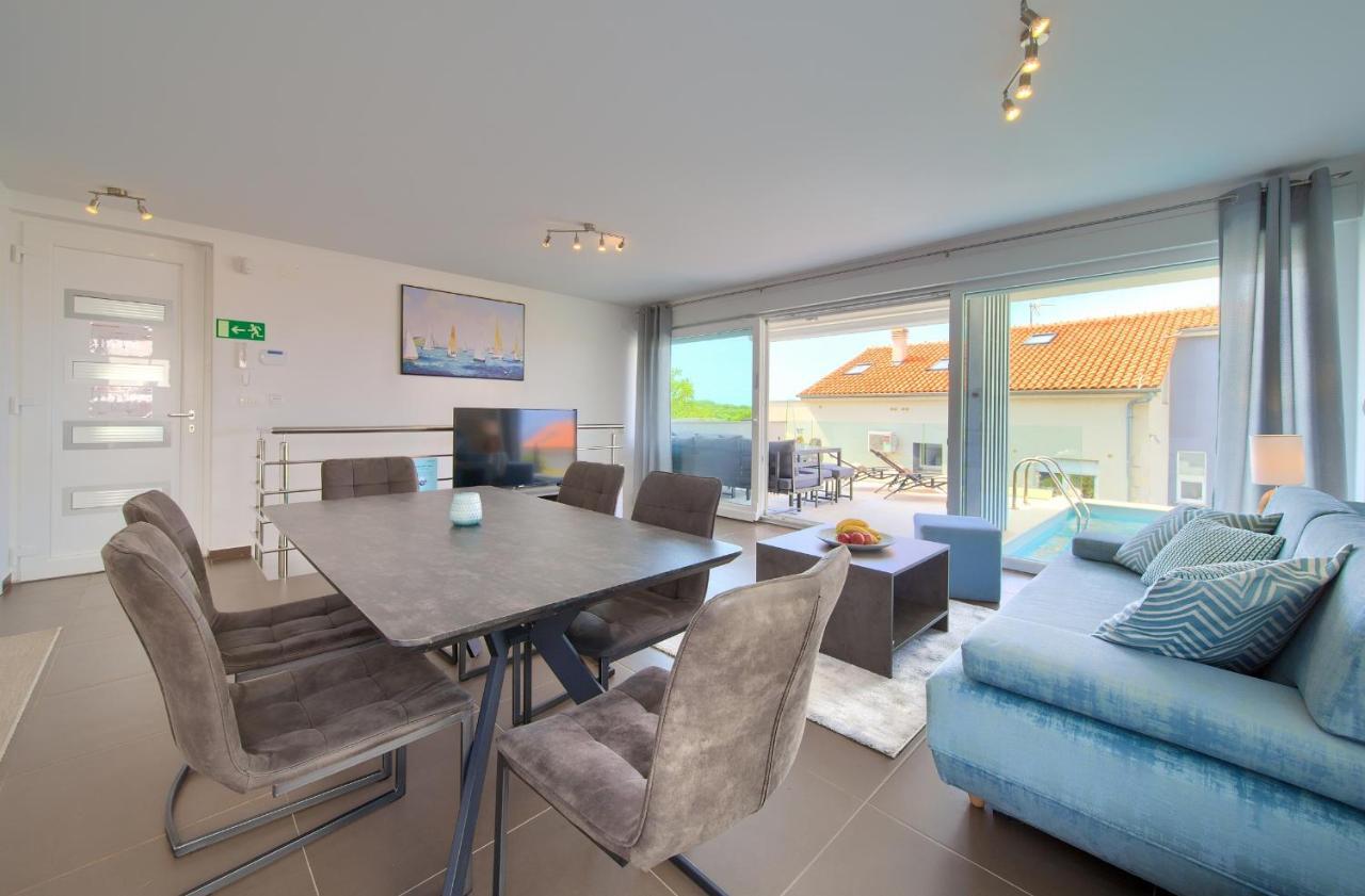 Villa Solis Lacus Modern Apartment - Private Heated Pool - Smart Tv Sky X - Free Parking Нівице Екстер'єр фото