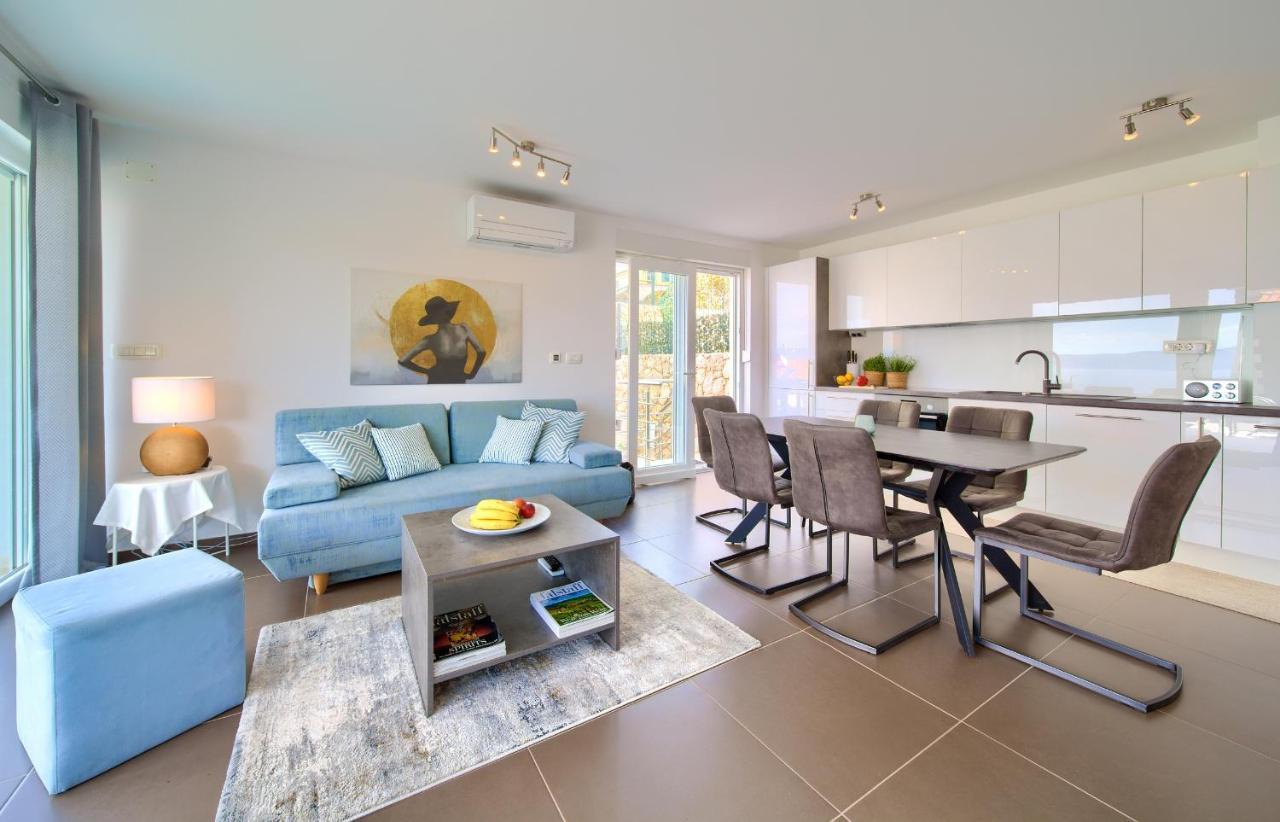 Villa Solis Lacus Modern Apartment - Private Heated Pool - Smart Tv Sky X - Free Parking Нівице Екстер'єр фото