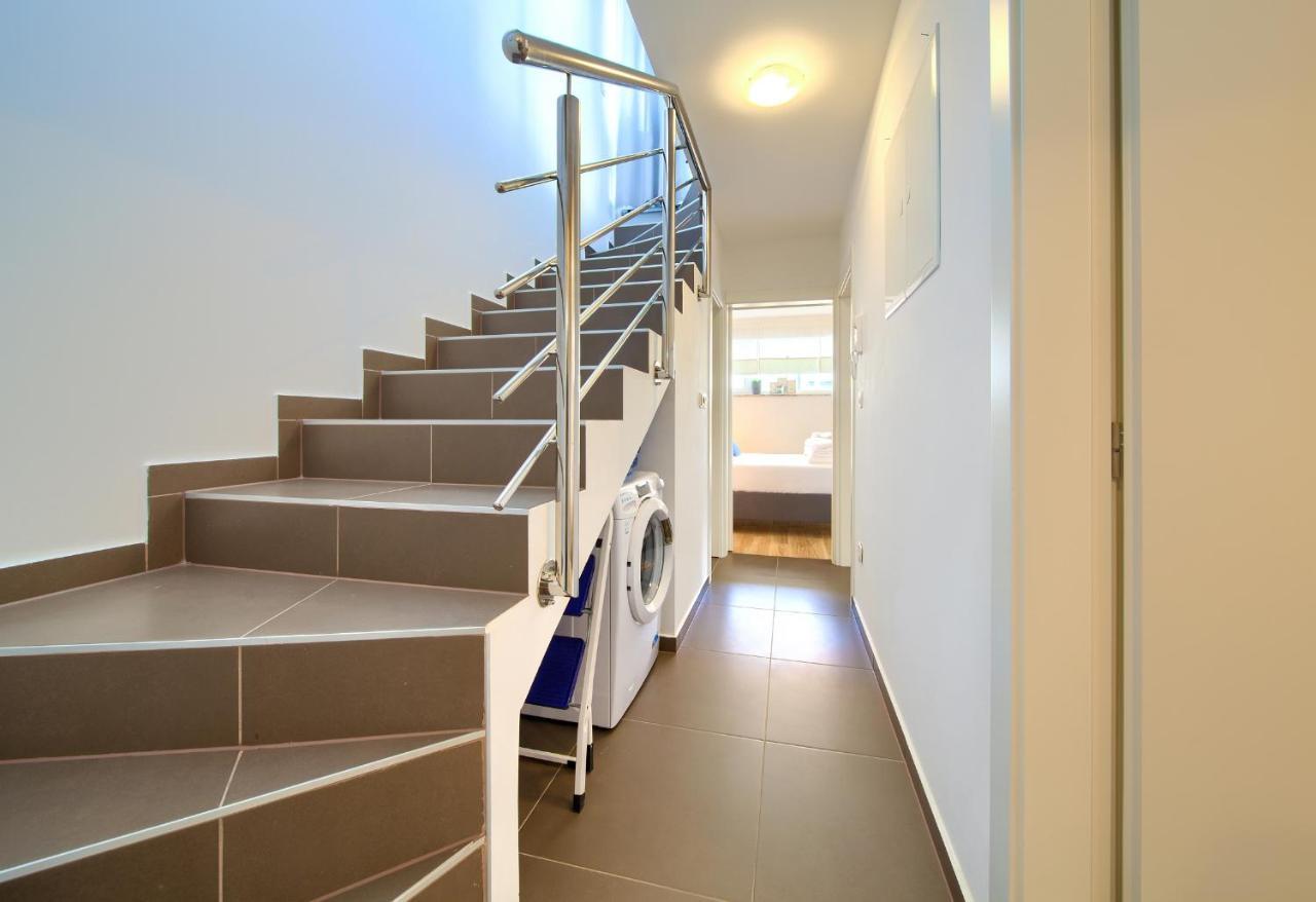 Villa Solis Lacus Modern Apartment - Private Heated Pool - Smart Tv Sky X - Free Parking Нівице Екстер'єр фото