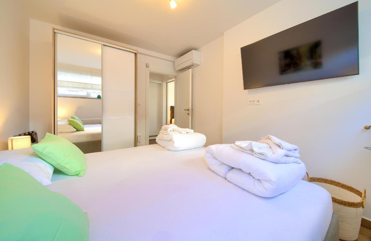 Villa Solis Lacus Modern Apartment - Private Heated Pool - Smart Tv Sky X - Free Parking Нівице Екстер'єр фото