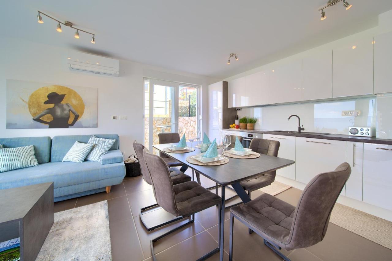 Villa Solis Lacus Modern Apartment - Private Heated Pool - Smart Tv Sky X - Free Parking Нівице Екстер'єр фото