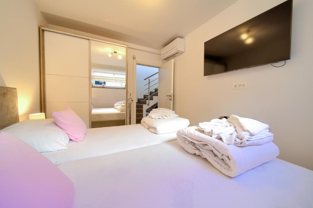 Villa Solis Lacus Modern Apartment - Private Heated Pool - Smart Tv Sky X - Free Parking Нівице Екстер'єр фото