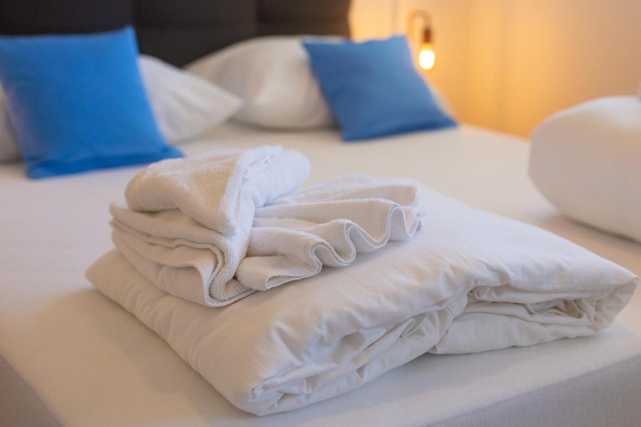 Villa Solis Lacus Modern Apartment - Private Heated Pool - Smart Tv Sky X - Free Parking Нівице Екстер'єр фото