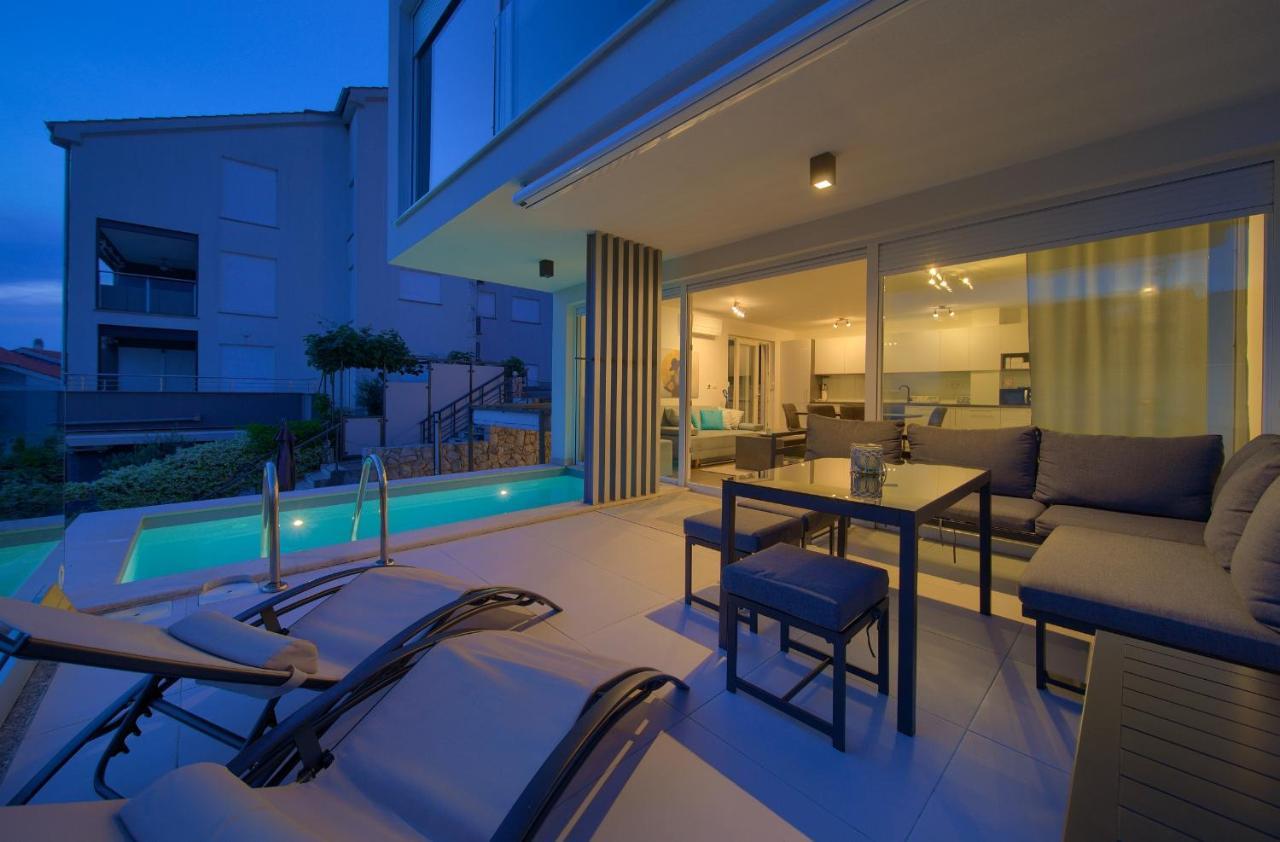 Villa Solis Lacus Modern Apartment - Private Heated Pool - Smart Tv Sky X - Free Parking Нівице Екстер'єр фото